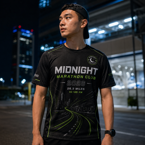 Camiseta Personalizada del Club Midnight Marathon, Reflectante, de Secado Rápido, para Equipos de Carreras Nocturnas - Product Image 1