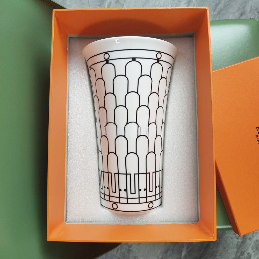 เส้นสีดำ