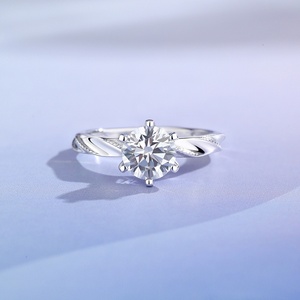 Bague en argent sterling S925 plaqué <span class=keywords><strong>platine</strong></span> avec moissanite taille brillant 1 carat sertie à griffes, forme géométrique, design créatif pour femme - Product Image 4