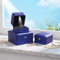 Vente d'usine Bracelet Collier Bijoux Emballage Boîte Personnalisée Schmuckverpackung Mit logo Bleu Boîte À Bijoux En Plastique Avec Lumière Led