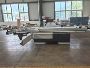 Scie à table coulissante horizontale de haute précision modèle ZD400T pour la coupe du bois, 3200 mm avec moteur de 5,5 kW - Product Image 3