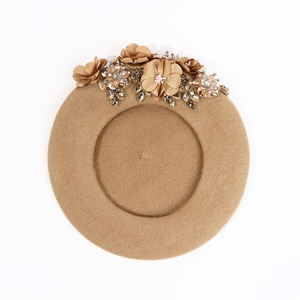 <span class=keywords><strong>Béret</strong></span> en feutre de laine de <span class=keywords><strong>luxe</strong></span> 2026 avec fleur en tissu ornée de strass, chapeau d'hiver chaud et élégant pour <span class=keywords><strong>femme</strong></span>, design personnalisé, haute qualité - Product Image 3