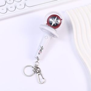Nouveaux porte-clés LED lumineux durables en acrylique double face imprimés UV 4 couleurs pour groupes Kpop, 3-6 cm, pendentifs créatifs pour sacs - Product Image 2