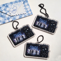 Porte-clés holographique OEM personnalisé en acrylique transparent imprimé UV, faible MOQ, breloque clé holographique en époxy
