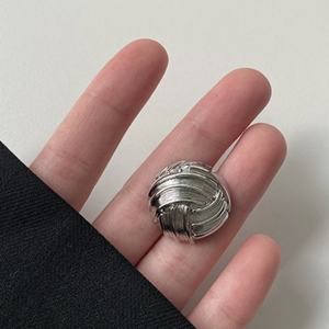 زر خياطة معدني ذهبي عتيق الطراز أنيق، مطلي بسبيكة الزنك، صديق للبيئة، عالي الجودة، بسيط وزخرفي - Product Image 3