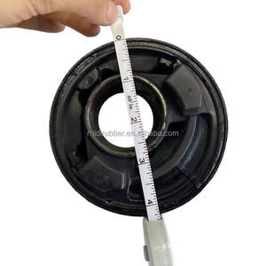 Silentbloc de support moteur arrière à absorption des chocs pour camion léger Isuzu, suspension de cabine, taille <span class=keywords><strong>standard</strong></span> de l'industrie 48x72mm, faible <span class=keywords><strong>vibration</strong></span> - Product Image 3