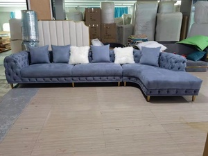 Sofá esquinero en forma de L, patas doradas de acero, tela de terciopelo, con todos los botones - Product Image 3