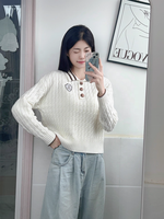 Nouvelle Arrivée 2026 – Pull Décontracté Chic pour Femme avec Broche Brodé Tendance et Rayures sur Revers en Maille