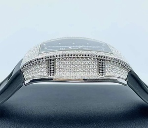 Reloj de acero inoxidable con fibra de carbono, movimiento mecánico automático con tourbillon transparente y fondo de caja de cristal de zafiro. - Product Image 3