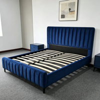 Lit plateforme moderne capitonné en velours à cannelures verticales, bleu roi, avec sommier à lattes en bois massif, pour chambre à coucher (tailles King et Queen)