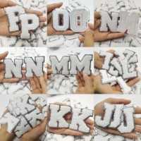 Vente en gros de patchs brodés en chenille avec logo personnalisé Queen Designer Coudre au fer sur des patchs de lettres brodées