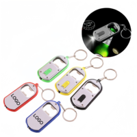 Décapsuleur porte-clés personnalisé avec logo, mini lampe torche LED, lot en vrac, cadeau promotionnel pas cher, porte-clés multicolore pour distribution