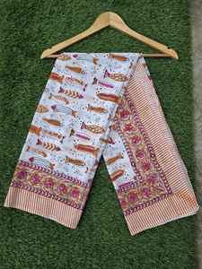 Sarong en coton artisanal imprimé à la main, motif ethnique, léger et doux, idéal pour la plage et les tenues de villégiature - Product Image 2
