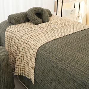 Couvre-lit <span class=keywords><strong>pour</strong></span> <span class=keywords><strong>table</strong></span> <span class=keywords><strong>de</strong></span> traitement <span class=keywords><strong>de</strong></span> <span class=keywords><strong>massage</strong></span> spa 4 pièces avec trou <span class=keywords><strong>pour</strong></span> le visage <span class=keywords><strong>Drap</strong></span> <span class=keywords><strong>de</strong></span> <span class=keywords><strong>massage</strong></span> doux et ajusté <span class=keywords><strong>pour</strong></span> canapé Ensemble <span class=keywords><strong>de</strong></span> draps antidérapants - Product Image 6