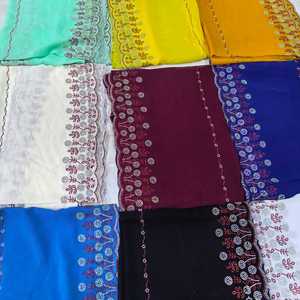 Vente en gros de foulards hijab en mousseline africaine à motifs floraux colorés, écharpes ethniques musulmanes, <span class=keywords><strong>prix</strong></span> d'usine, mousseline bulle - Product Image 1