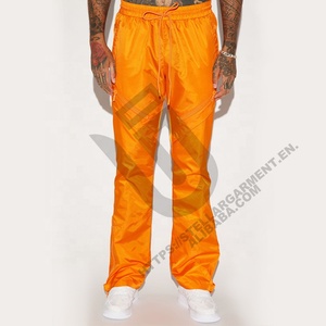 Pantalones de chándal holgados de algodón 100% de rizo francés personalizados, pantalones de chándal acampanados con lavado ácido y bordado con parche de peso ligero - Product Image 1