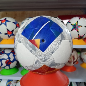 Balón de fútbol/soccer de PU, apto para entrenamiento y competición en interiores y exteriores, con logo personalizado. - Product Image 4