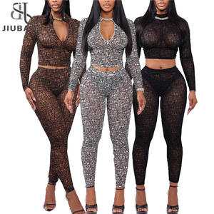 Completo Due Pezzi con Stampa a Righe per Donna, Top Corto con Zip Sexy + Leggings Abbinati Elasticizzati, Abbigliamento da Club Aderente - Product Image 1