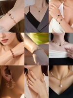 Bracelet manchette en acier titane plaqué or 18 carats pour femme, incrusté de zircon, motif losange, style minimaliste rétro européen