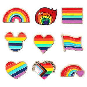 沃威骄傲珐琅别针散装彩虹LGBT翻领别针同性恋骄傲心形旗胸针徽章服装包背包帽子 - Product Image 4
