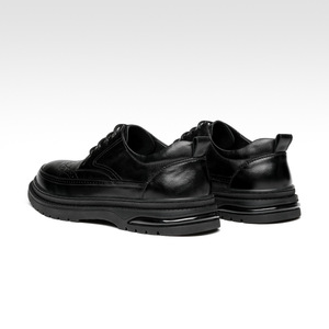 รองเท้าหนังผู้ชายแบบ Brogue หนังวัวแท้  ผูกเชือก  สำหรับใส่ทำงาน  ใส่ไปทำงาน  ใส่เดินทาง - Product Image 4