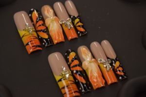 Handgemaakte Abs Draagbare Nail Art Cross Press-On Nagels Modieuze Franse Stijl Met Vlinder Ontwerp Voor Vingers - Product Image 5