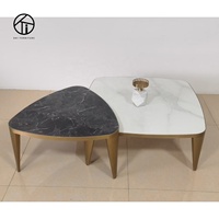 Ensemble de tables basses modernes en marbre triangulaire avec plateau en verre, couleur personnalisable, pour salon, tables d'appoint de canapé Oki ACT134