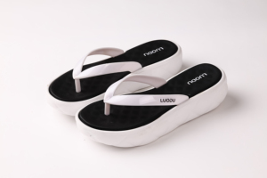 2025 été mode femmes léger bout ouvert EVA tongs respirant imperméable anti-glissant Wedge Design plat pour l'automne - Product Image 4