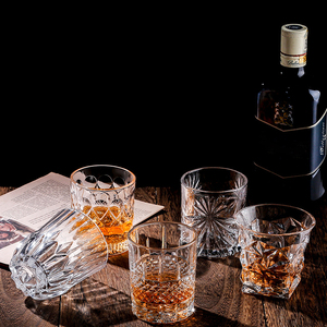 Venta al por mayor de whisky personalizado amor es ciego copas de vino copa para beber vodka whisky copa de vino copas cortas cristalería - Product Image 4