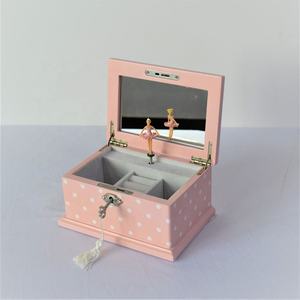 Nuevo Diseño Personalizado de Lujo, Caja Musical de Joyería con Puntos Rosas/Blancos para Regalo para Niña - Product Image 4