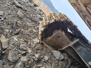 รถขุดหนักโคมัตสึ PC500 PC 500 ญี่ปุ่น งานก่อสร้างขนาดใหญ่ มือสอง 50 ตัน PC500LC PC550 PC550LC-10 สภาพดี - Product Image 6