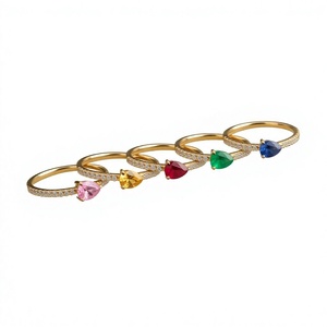 Bague éthérée en saphir rose cultivé en laboratoire de forme poire et diamants ronds cultivés en laboratoire pour mariage et soirée, en or jaune 14 carats, bijoux fins - Product Image 1
