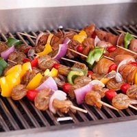 Brochettes de barbecue jetables à faible coût de couleur de bambou naturel de 10 pouces