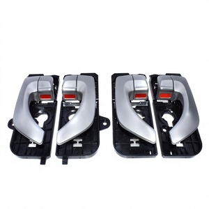 Manijas Interiores de Puerta 82610-3K020 82620-3K020 83610-3K020 83620-3K020 en Plástico y Metal Gris Plateado para Hyundai Sonata - Product Image 1