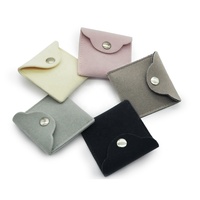 8.5*10cm coloris Gris flannellette fourrures sur l'extérieur et l'intérieur bouton pression bijoux emballage sac pochette à bijoux
