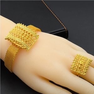 Nuevo Conjunto <span class=keywords><strong>de</strong></span> Joyería <span class=keywords><strong>de</strong></span> Oro <span class=keywords><strong>de</strong></span> 24K Estilo Dubái para Mujer, Conjunto <span class=keywords><strong>de</strong></span> Collar, Aretes y Pulseras Africanas Nigerianas, Joyería Nupcial India - Product Image 3