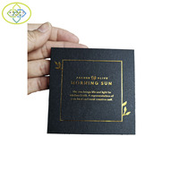 Impression d'étiquettes en carton noir personnalisées avec impression offset, taille et forme personnalisées pour l'emballage en boîte