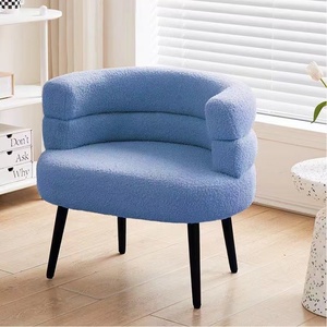 Nouvelle Chaise de Restaurant Minimaliste en Velours Beige Capitonnée, Chaise de Manucure et de Maquillage - Product Image 2