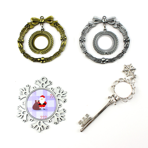 Adornos de árbol de Navidad, casa de Metal, campana, corazón, estrella, forma de calcetín, decoración de Navidad, colgantes de árbol, ornamento - Product Image 1
