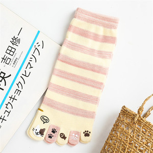 <span class=keywords><strong>Chaussettes</strong></span> à bout fendu pour femmes mignon Silicone poisson <span class=keywords><strong>chat</strong></span> maman <span class=keywords><strong>chaussettes</strong></span> à cinq doigts coton coloré rayé filles <span class=keywords><strong>chaussettes</strong></span> de sport - Product Image 2