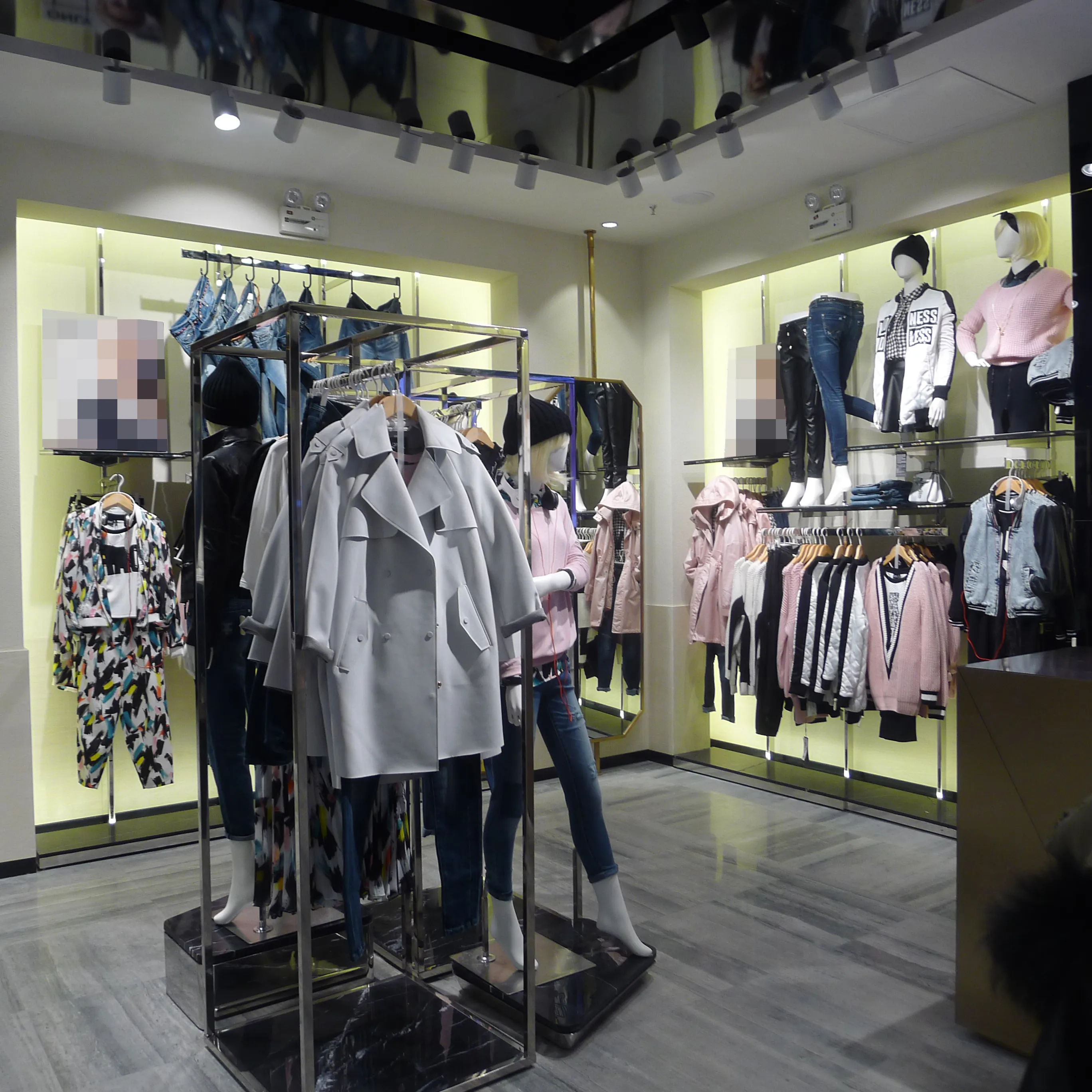 Top Quality Retail Woman Clothes Rack Shop Fittings Ladies Garments Display Riva Retail Garment Shop Interior Design For Women