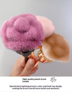Brocha de Maquillaje Profesional de Lujo en Forma de Rosa con Mango de Plástico, Pelo Sintético de Alta Calidad para Base, Venta al Por Mayor - Product Image 5