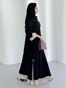 Conjunto de Abaya Abierta Elegante OEM Personalizado para Mujer, con Dobladillo Plisado y Detalle de Lazo, en Crepé Mate, Traje de 2 Piezas, Modesto, Islámico, Formal, para Fiestas y Eid - Product Image 3