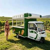 Équipé d'une source d'alimentation, ce chariot de restauration mobile au design unique convient à la vente ambulante.