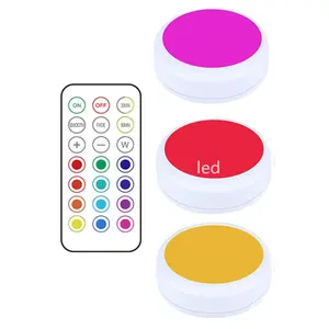 Luce per armadio senza fili di alta qualità RGB LED Puck Light Stick On Wall Mini Round Remote Light