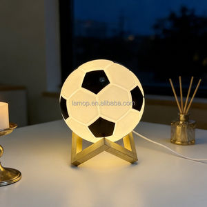 <span class=keywords><strong>Lampe</strong></span> <span class=keywords><strong>de</strong></span> <span class=keywords><strong>chevet</strong></span> d'ambiance simple en forme <span class=keywords><strong>de</strong></span> ballon <span class=keywords><strong>de</strong></span> football pour la chambre des garçons, décoration <span class=keywords><strong>de</strong></span> chambre d'adolescent et présentoir <span class=keywords><strong>de</strong></span> table pour les passionnés <span class=keywords><strong>de</strong></span> football - Product Image 3