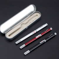 Pointeur Laser Rouge Rétractable Télescopique 5 en 1, Stylo Aimant, Lampe Torche LED et Stylo Bille avec Étui Métallique