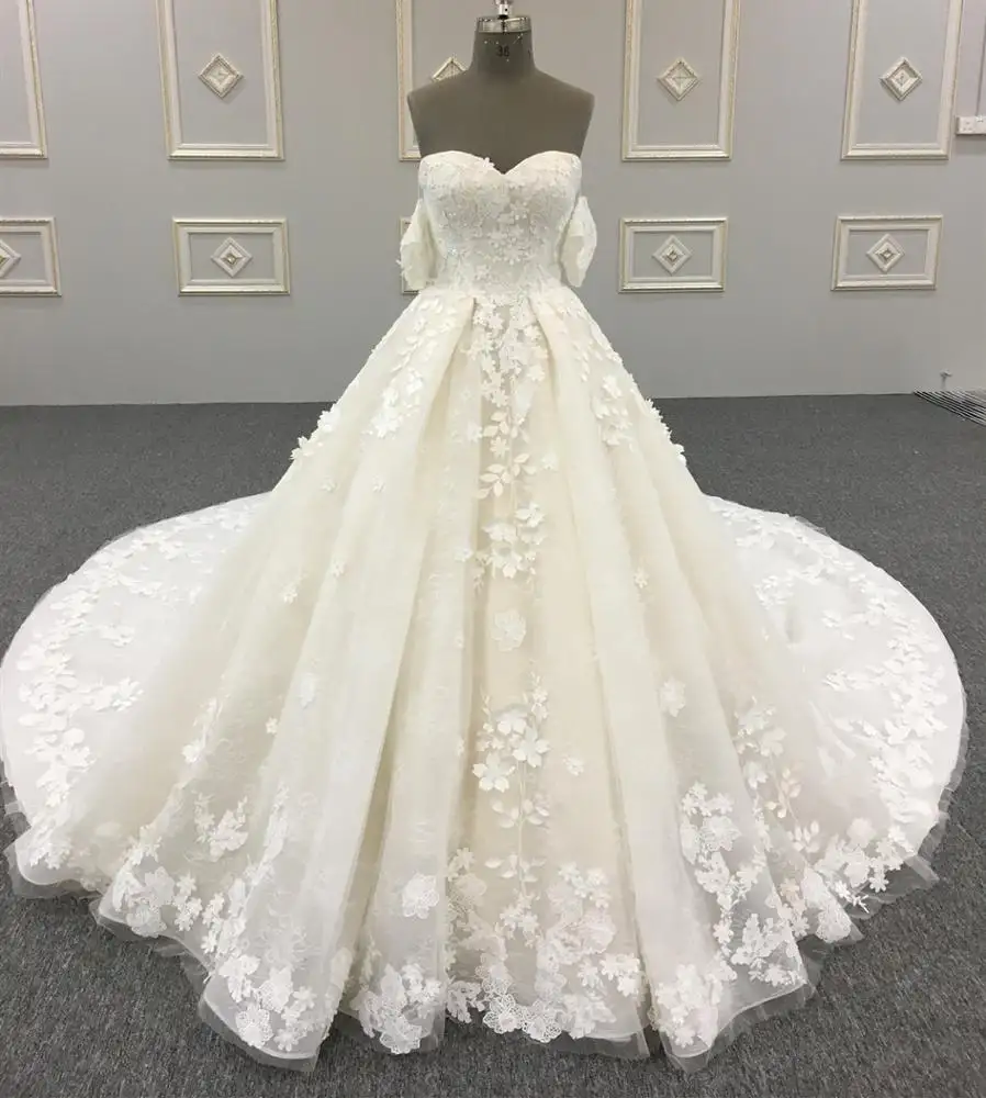 Graceful lace with 3D flower elegant appliques A-line wedding dress