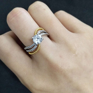 Anello da Donna Bicolore con Pietre Scintillanti Stile Pavé, Gioiello Creativo alla Moda - Product Image 4