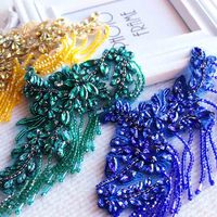 Nouvelle version strass brodé diamant accessoires coudre coeur et fleur forme Patch tissu Applique pour robes de mariée